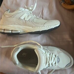 New Balance off white Sneakers